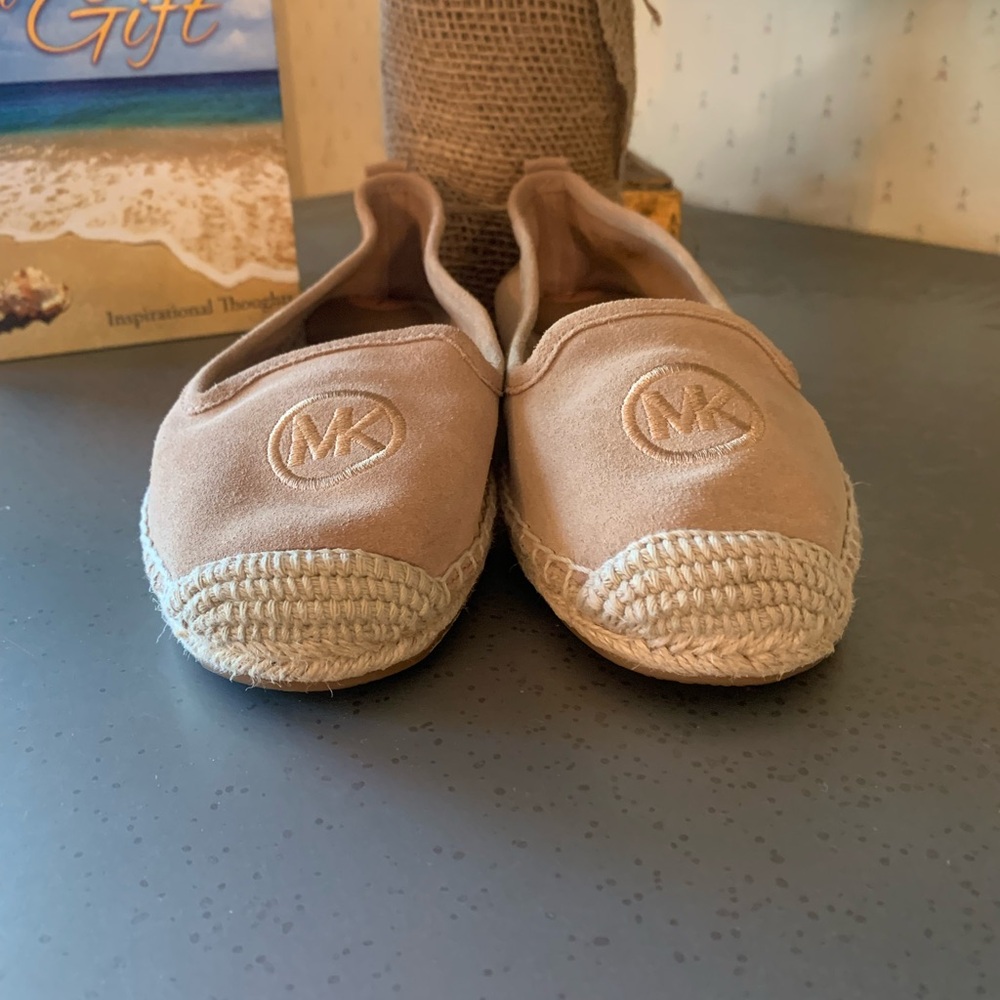 Michael KORS, NEW NEVER WORN,,Keli espadrilles, Leather upper, size 7 Medium. - Picture 4 of 10